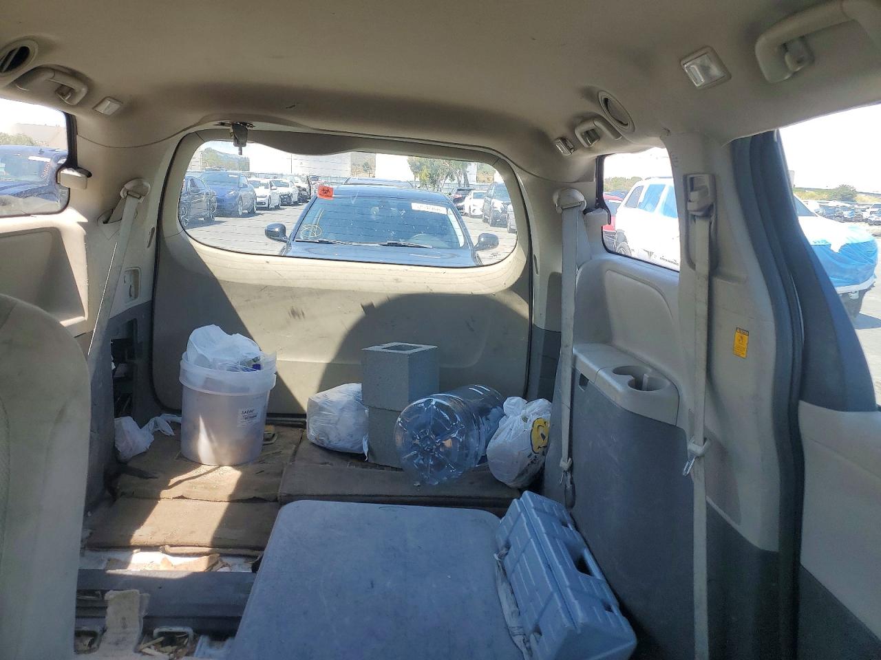 2013 Toyota Sienna L 7-passenger White vin: 5TDZK3DC9DS323411