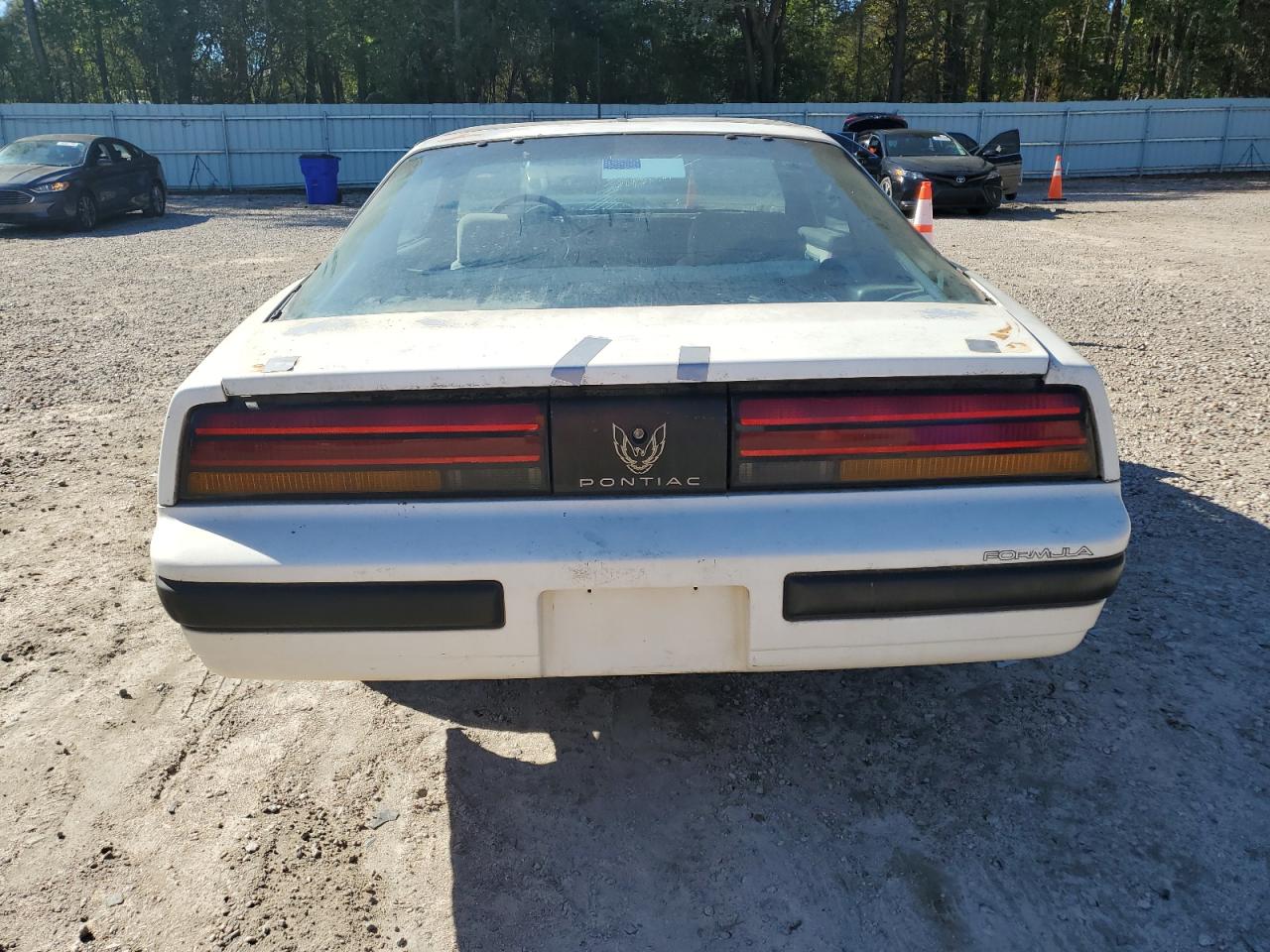 1989 Pontiac Firebird Formula White vin: 1G2FS2188KL244389