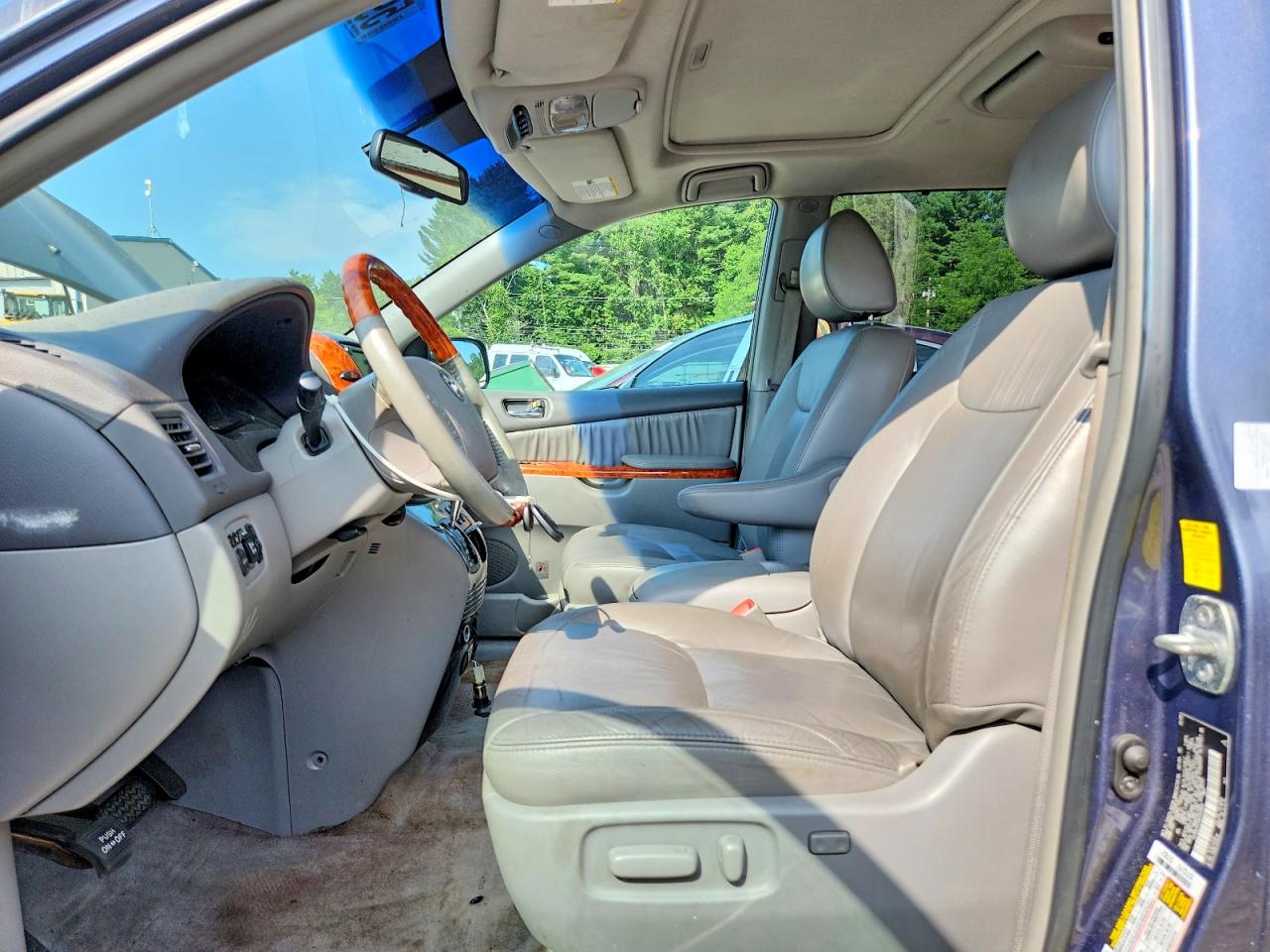 2010 Toyota Sienna Xle Limited Gray vin: 5TDDK4CC0AS032602