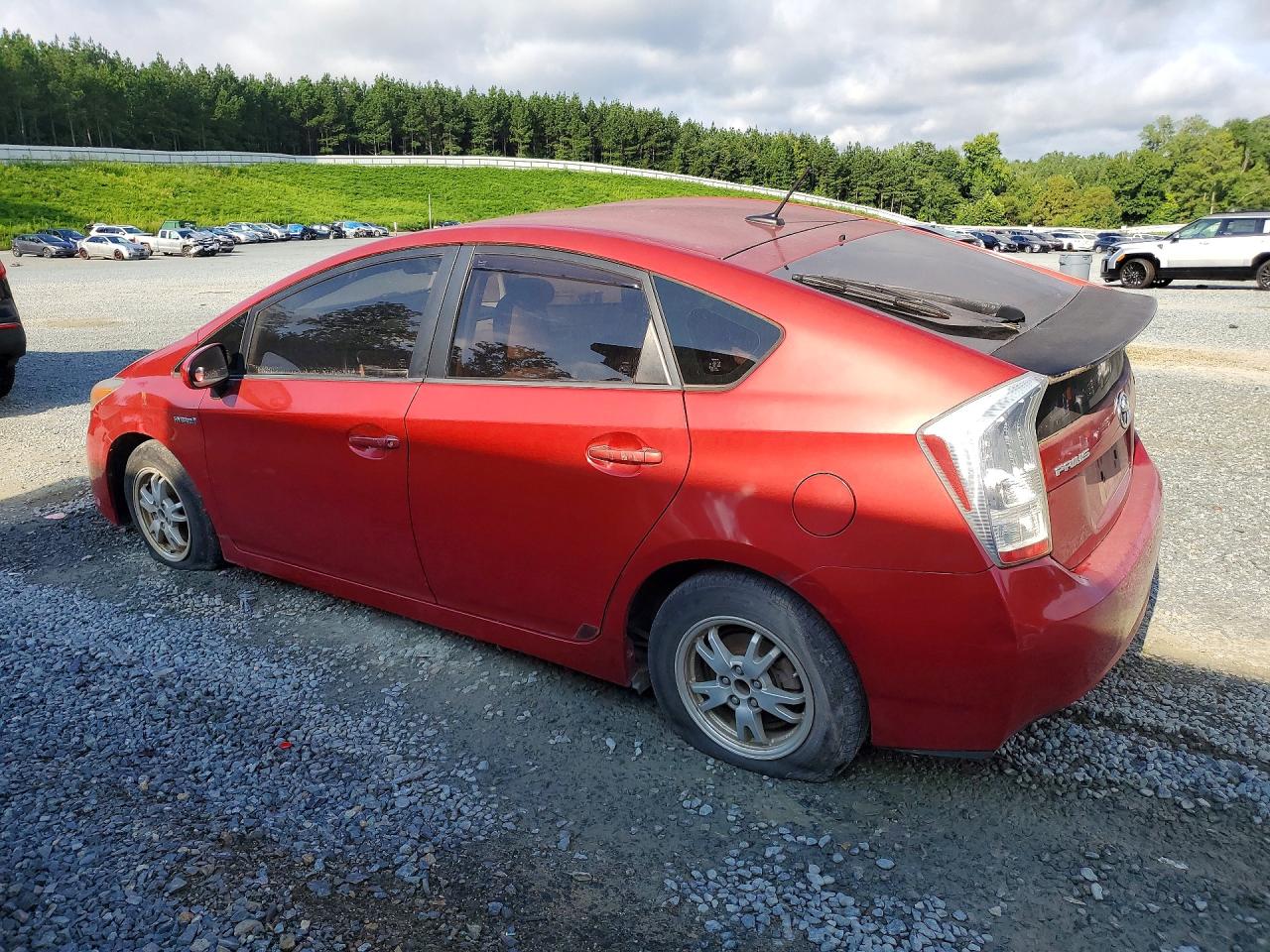 2011 Toyota Prius Three Красный vin: JTDKN3DU4B1406238
