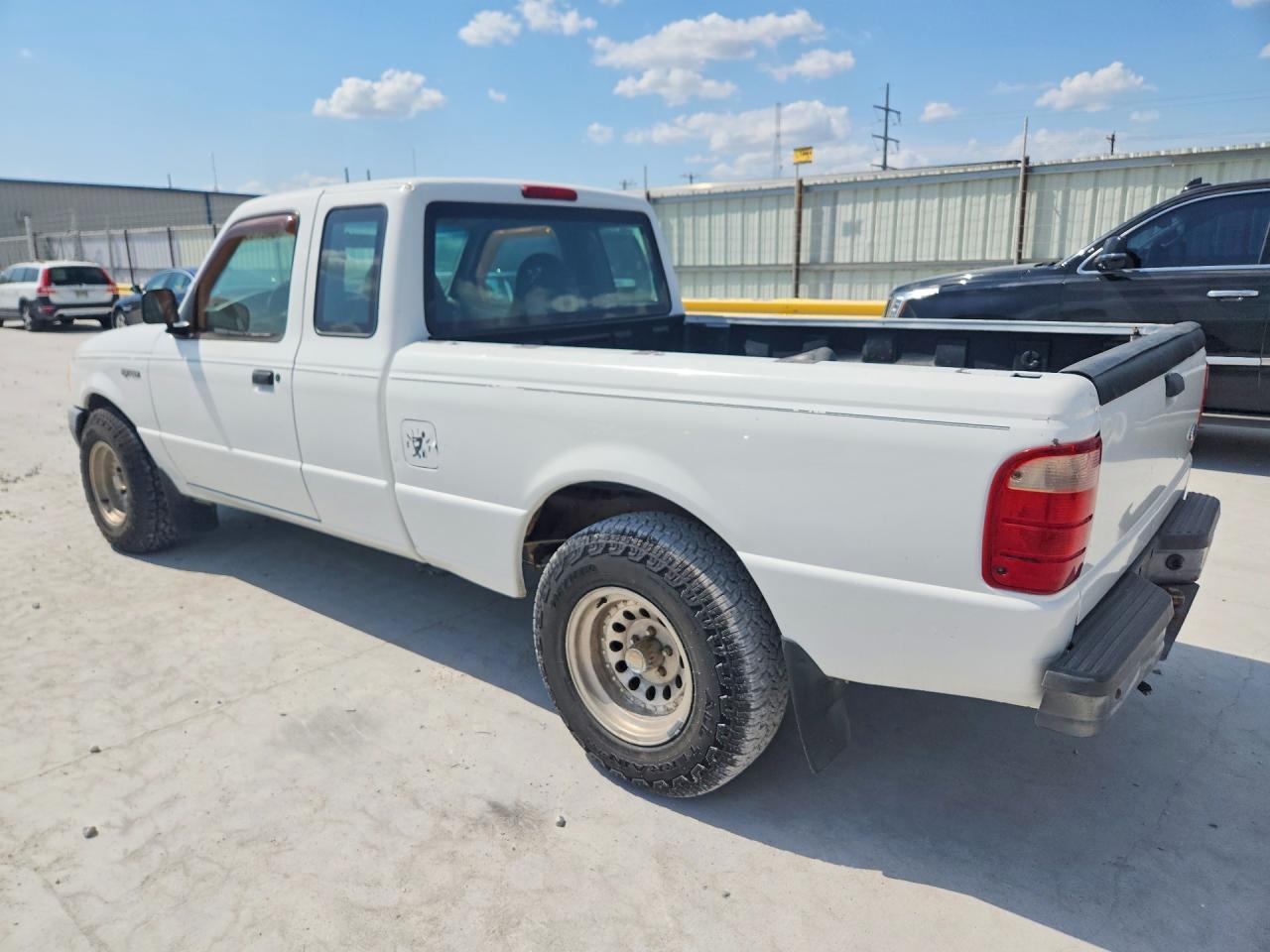 2001 Ford Ranger Super Cab White vin: 1FTYR14D41PB52559