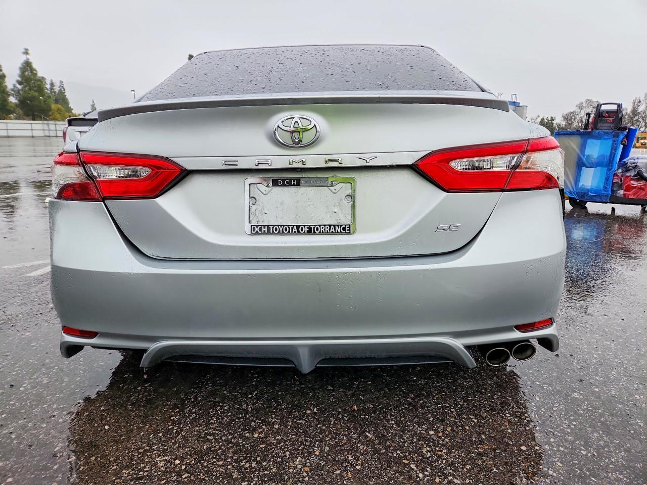 2018 Toyota Camry L Серебряный vin: JTNB11HK8J3049833