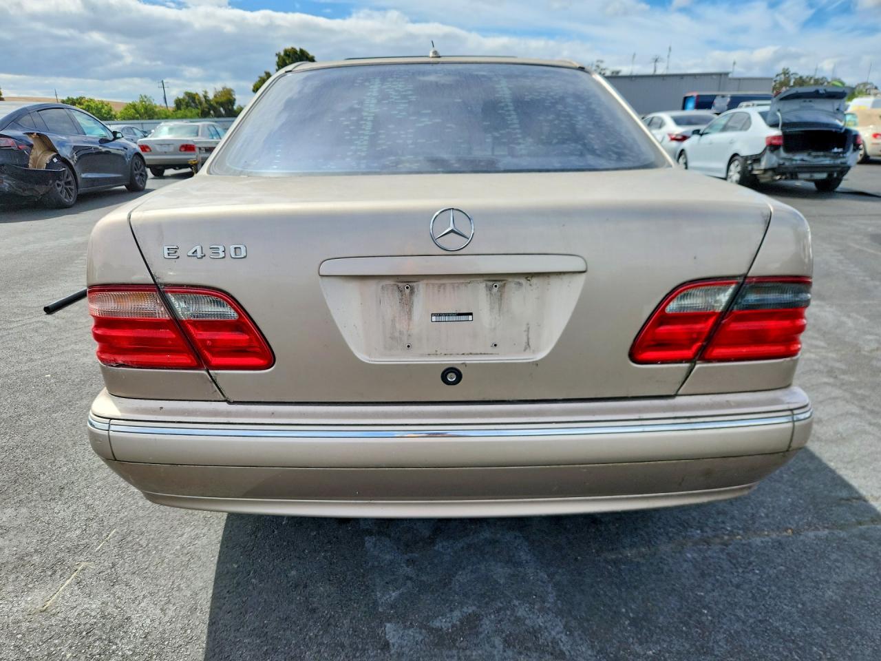 2001 Mercedes-benz E 430 Gold vin: WDBJF70J61B185647