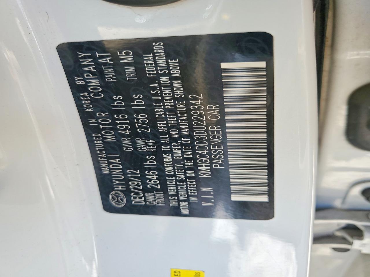 2013 Hyundai Genesis 3.8l White vin: KMHGC4DD3DU229342