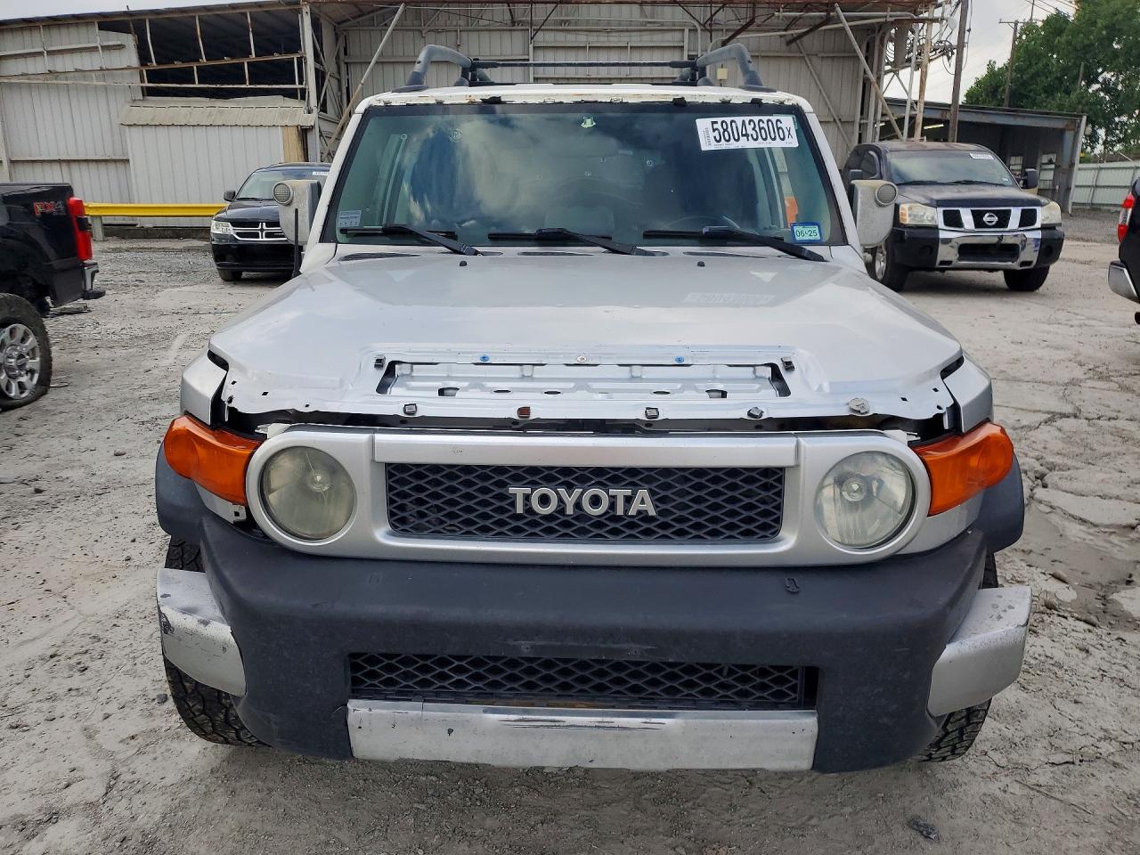 2007 Toyota Fj Cruiser Base Silver vin: JTEZU11F970004896