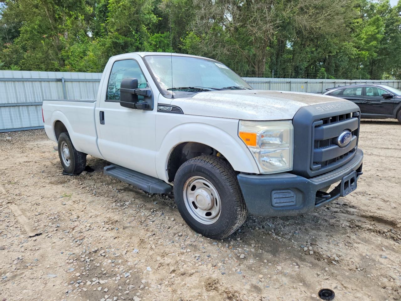 2014 Ford F250 Super Duty White vin: 1FTBF2A66EEA30362