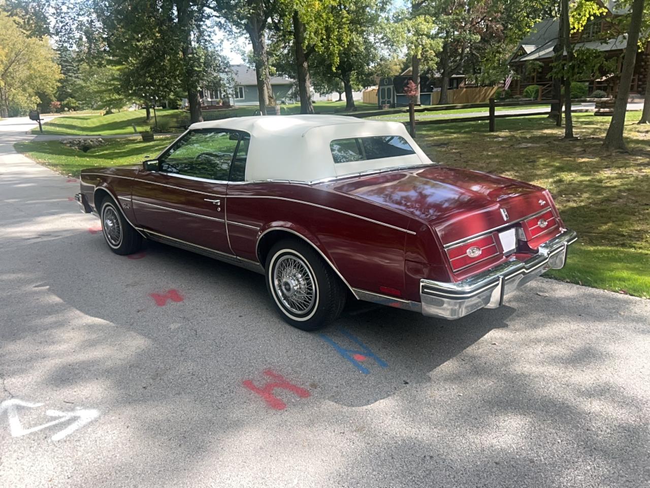 1985 Buick Riviera Maroon vin: 1G4EZ67Y5FE447506
