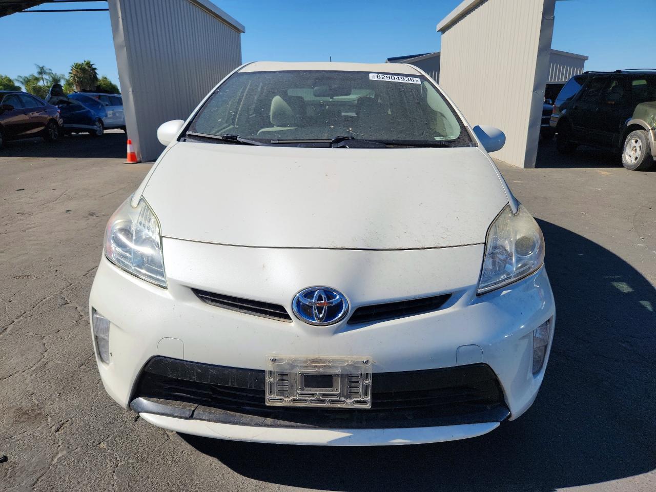 2015 Toyota Prius Two White vin: JTDKN3DU8F0473517