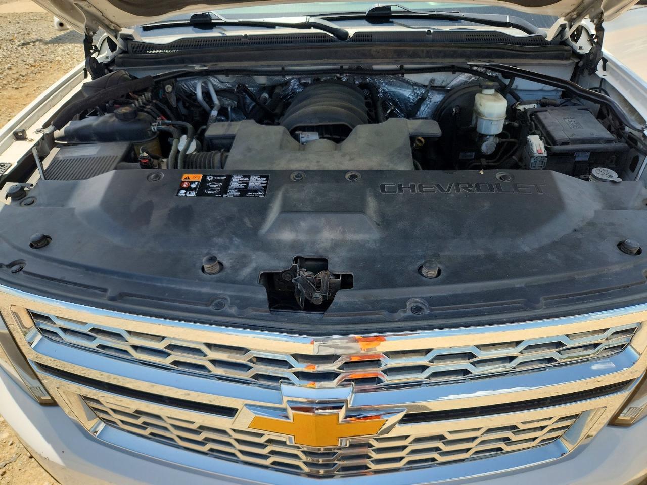 2015 Chevrolet Suburban C1500 Ls Белый vin: 1GNSCHKC0FR250632