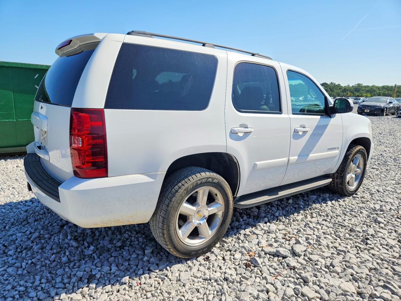 2008 Chevrolet Tahoe C1500 White vin: 1GNFC13068R115140
