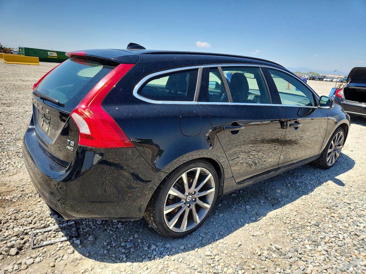 2015 Volvo V60 Premier Black vin: YV1612SB4F1189766