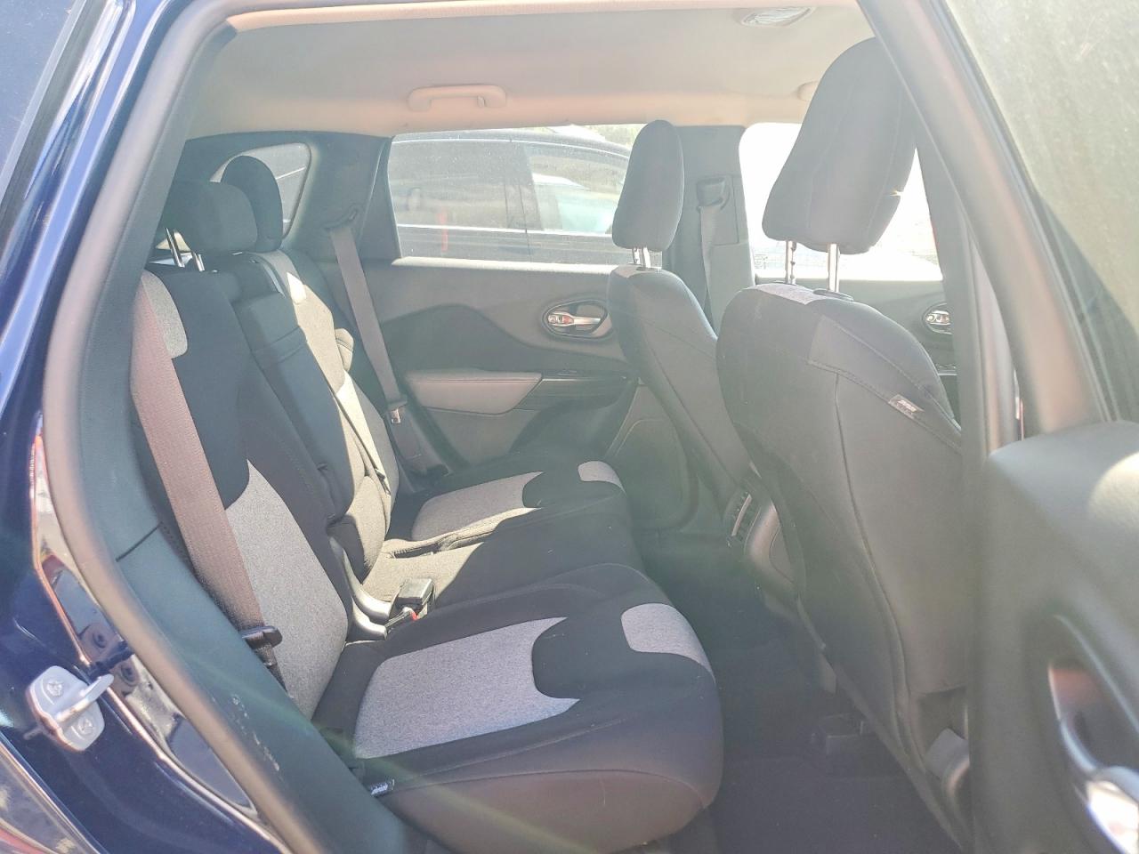 2014 Jeep Cherokee Latitude Blue vin: 1C4PJMCS8EW320252
