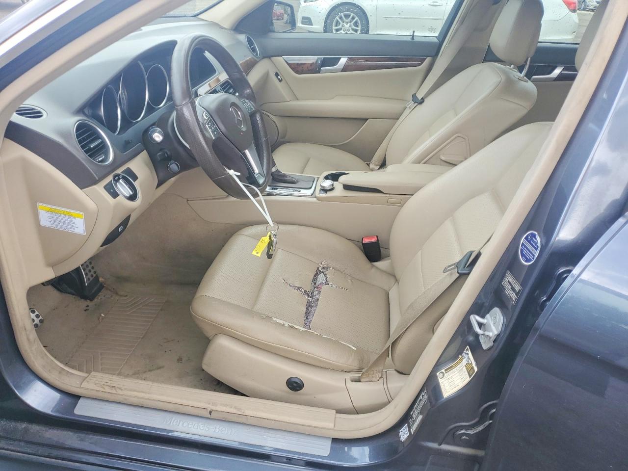 2013 Mercedes-benz C 250 Серый vin: WDDGF4HB9DR278543