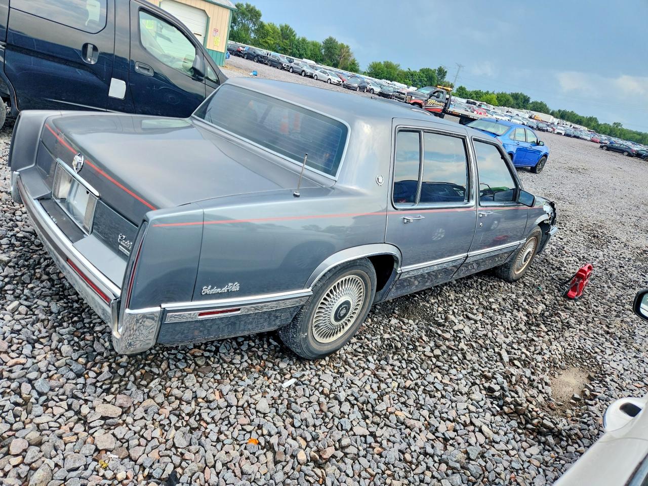 1992 Cadillac Deville Gray vin: 1G6CD53B6N4230897