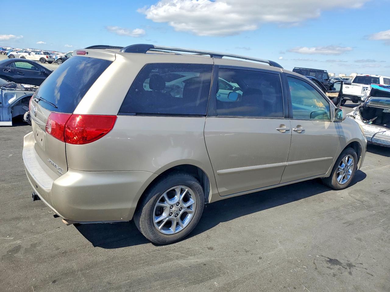 2006 Toyota Sienna Xle 7 Passenger Gold vin: 5TDBA22C36S070073