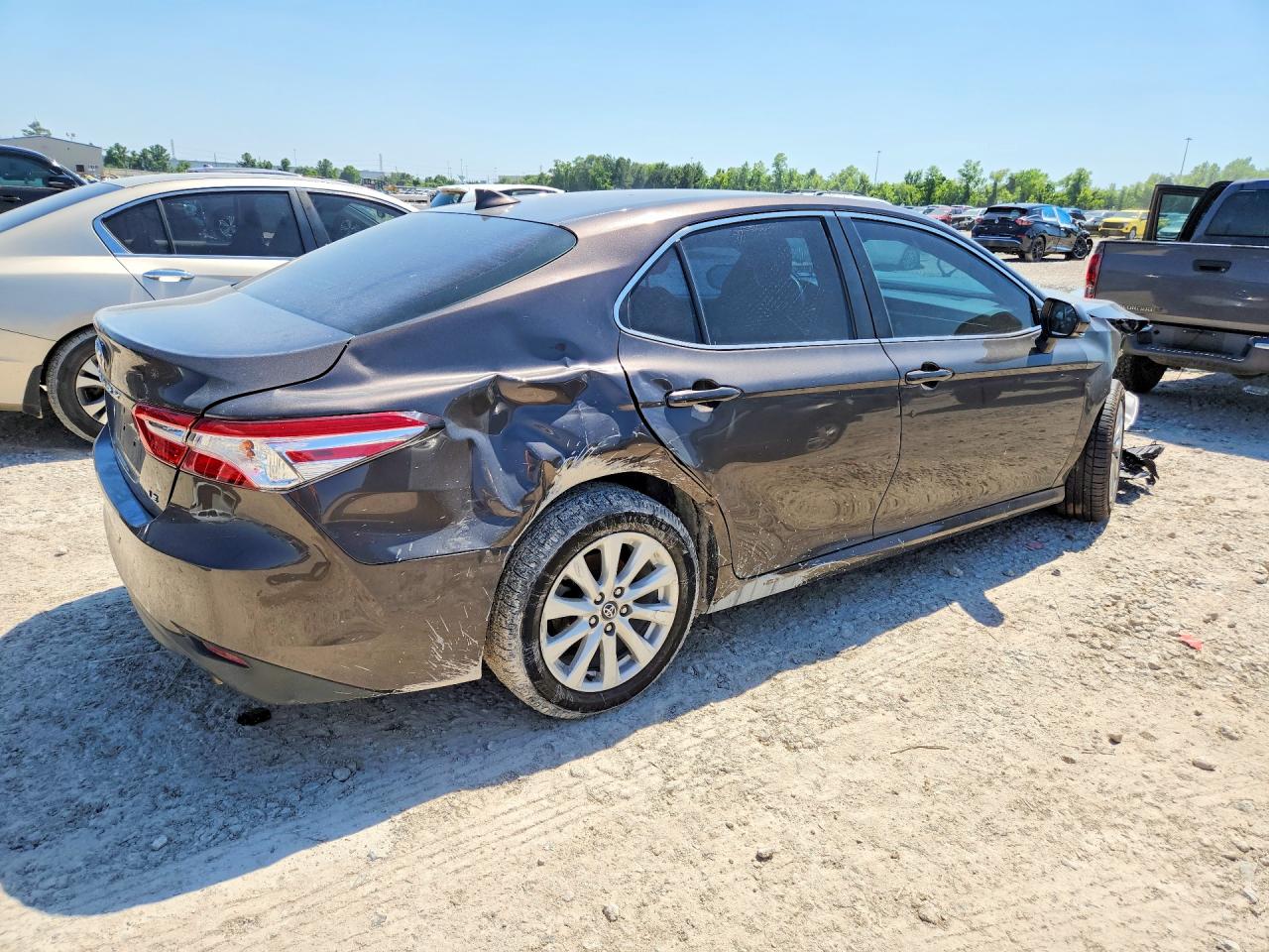 2020 Toyota Camry Le Коричневый vin: 4T1L11AK3LU301001
