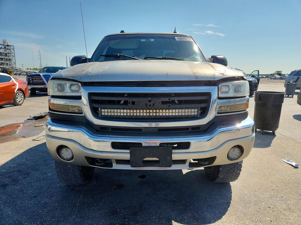 2004 Gmc Sierra C2500 Heavy Duty Tan vin: 1GTHC23U94F236265