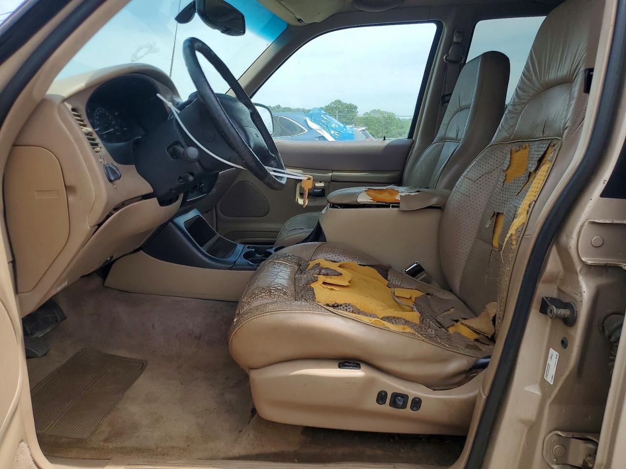1997 Ford Explorer Gold vin: 1FMDU32E4VUC56699