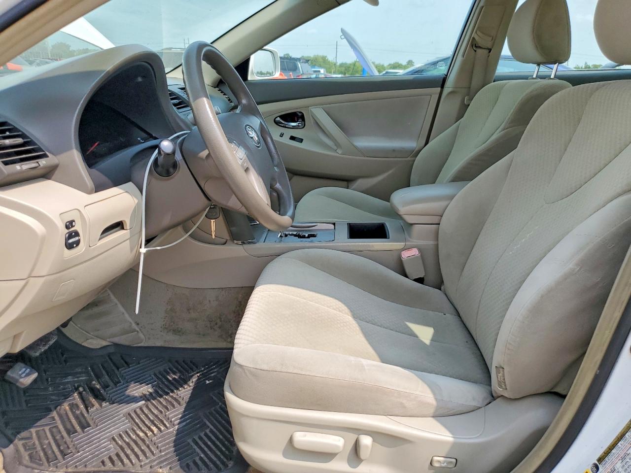 2008 Toyota Camry Le White vin: 4T4BE46K28R032593