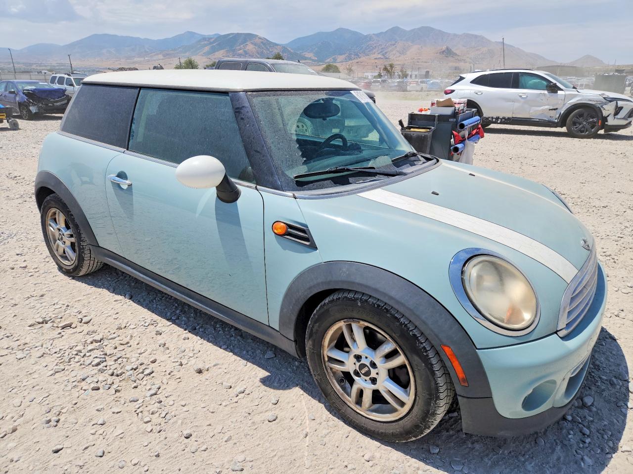 2011 Mini Cooper Синий vin: WMWSU3C51BT096323