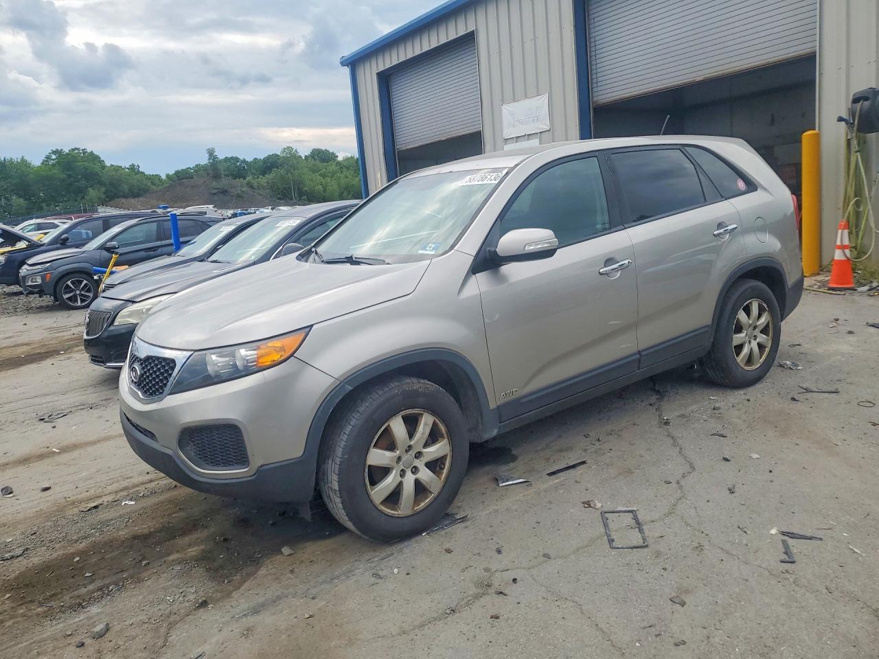2013 Kia Sorento Lx Silver vin: 5XYKTDA63DG377044