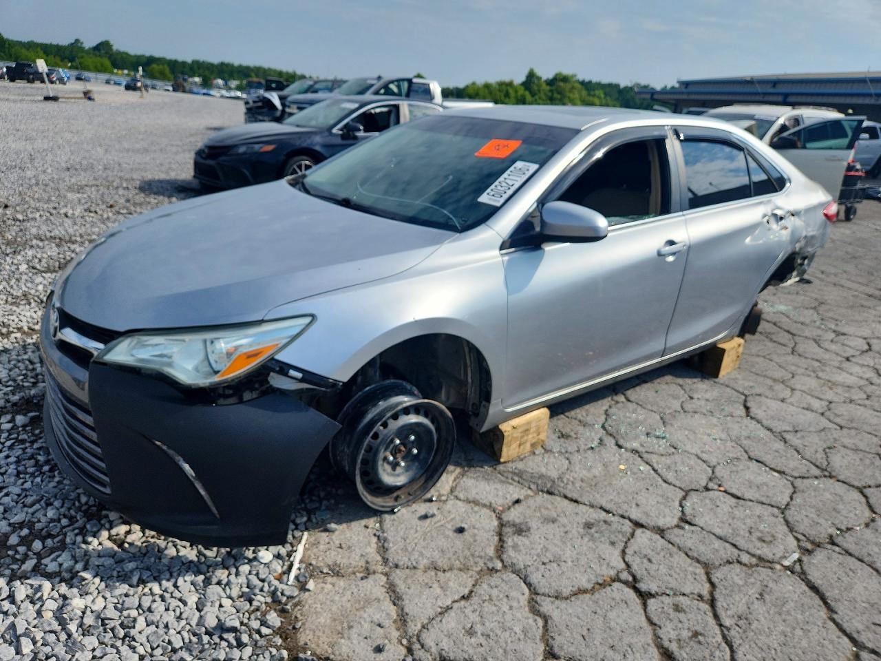2015 Toyota Camry Le Серебряный vin: 4T4BF1FKXFR454457
