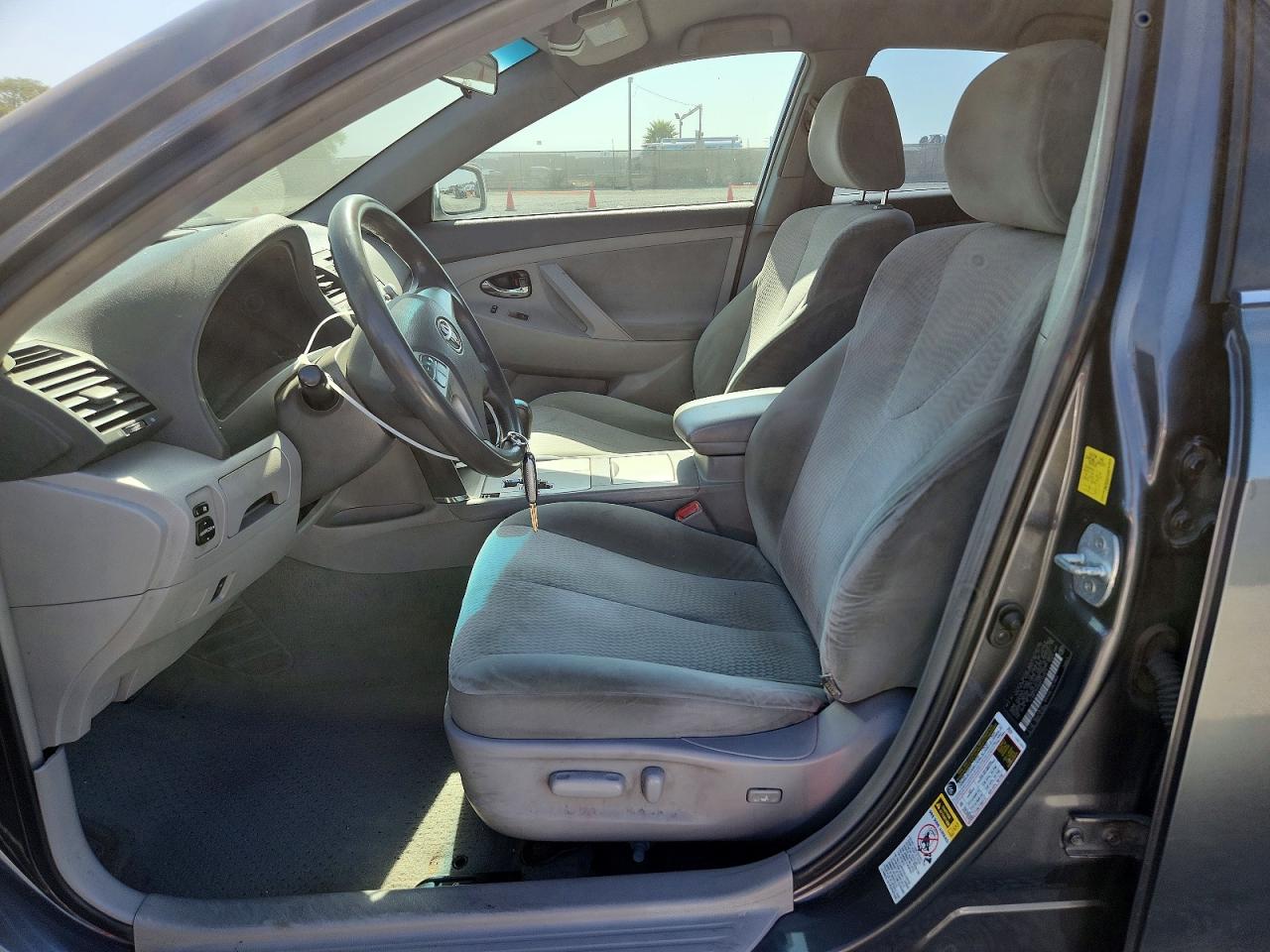 2011 Toyota Camry Le Gray vin: 4T4BF3EK6BR132874