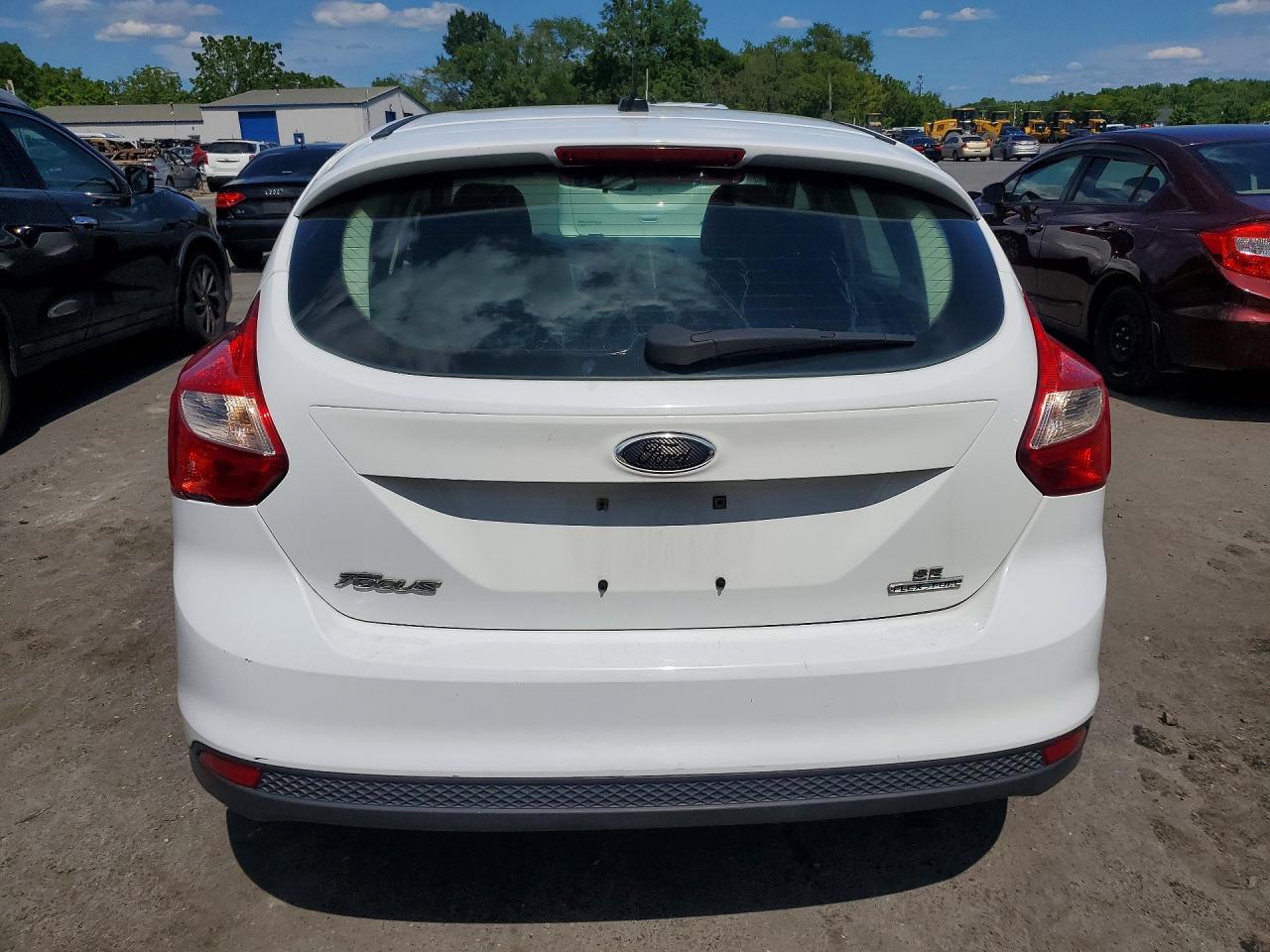 2014 Ford Focus Se White vin: 1FADP3K24EL334797
