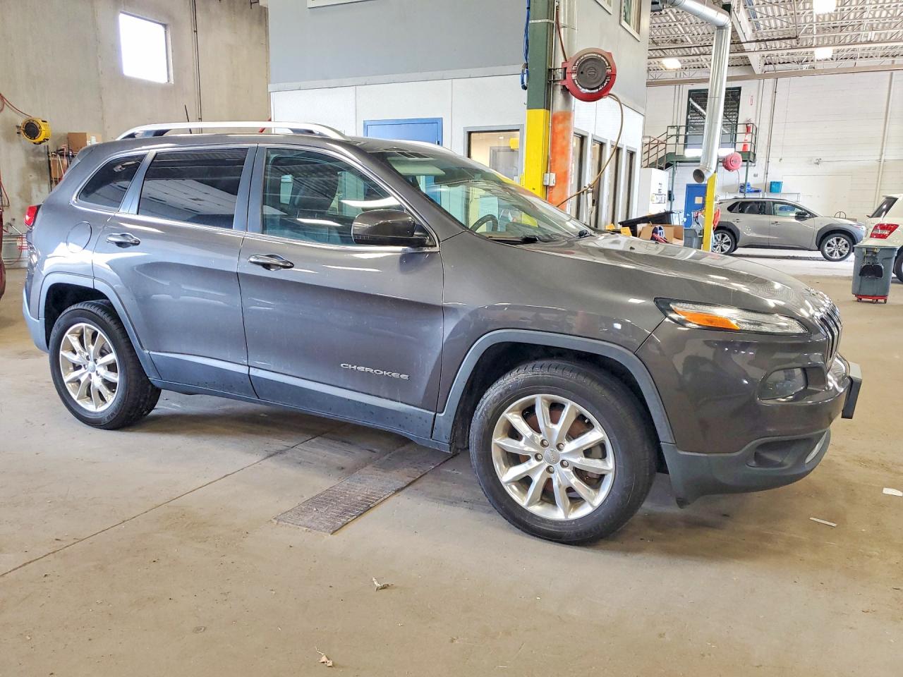 2016 Jeep Cherokee Limited Silver vin: 1C4PJMDS3GW236020