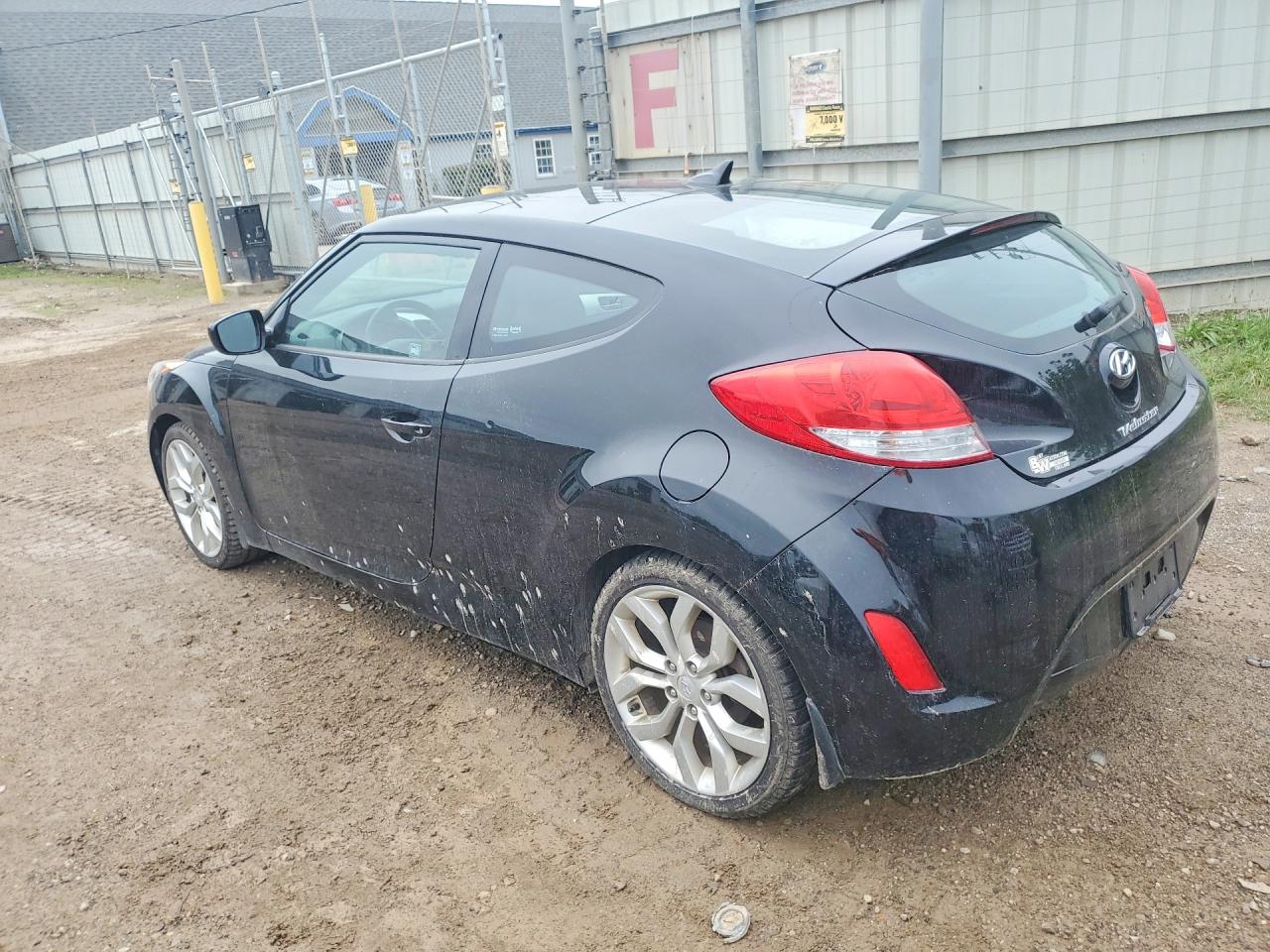 2013 Hyundai Veloster Base Black vin: KMHTC6AD6DU093397