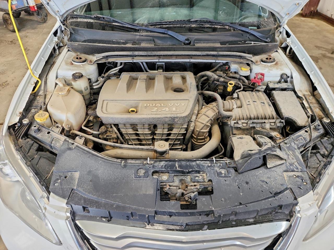 2013 Chrysler 200 Lx White vin: 1C3CCBABXDN512510