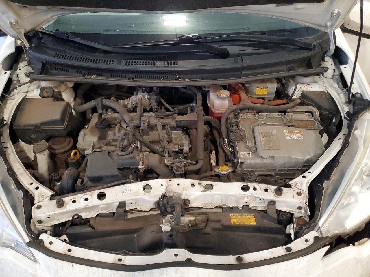 2012 Toyota Prius C Two White vin: JTDKDTB34C1017694