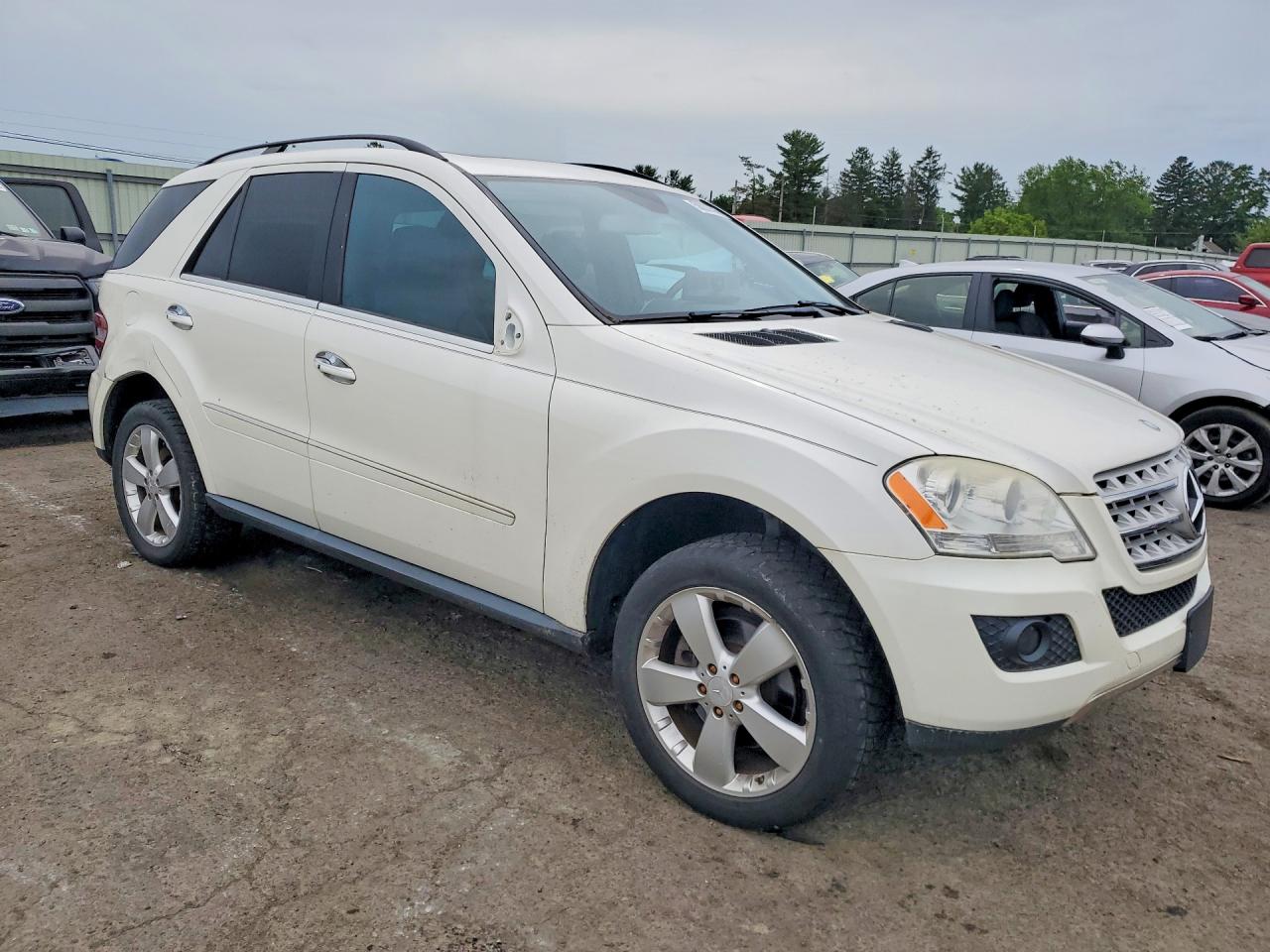 2011 Mercedes-benz Ml 350 4matic Белый vin: 4JGBB8GB7BA714855