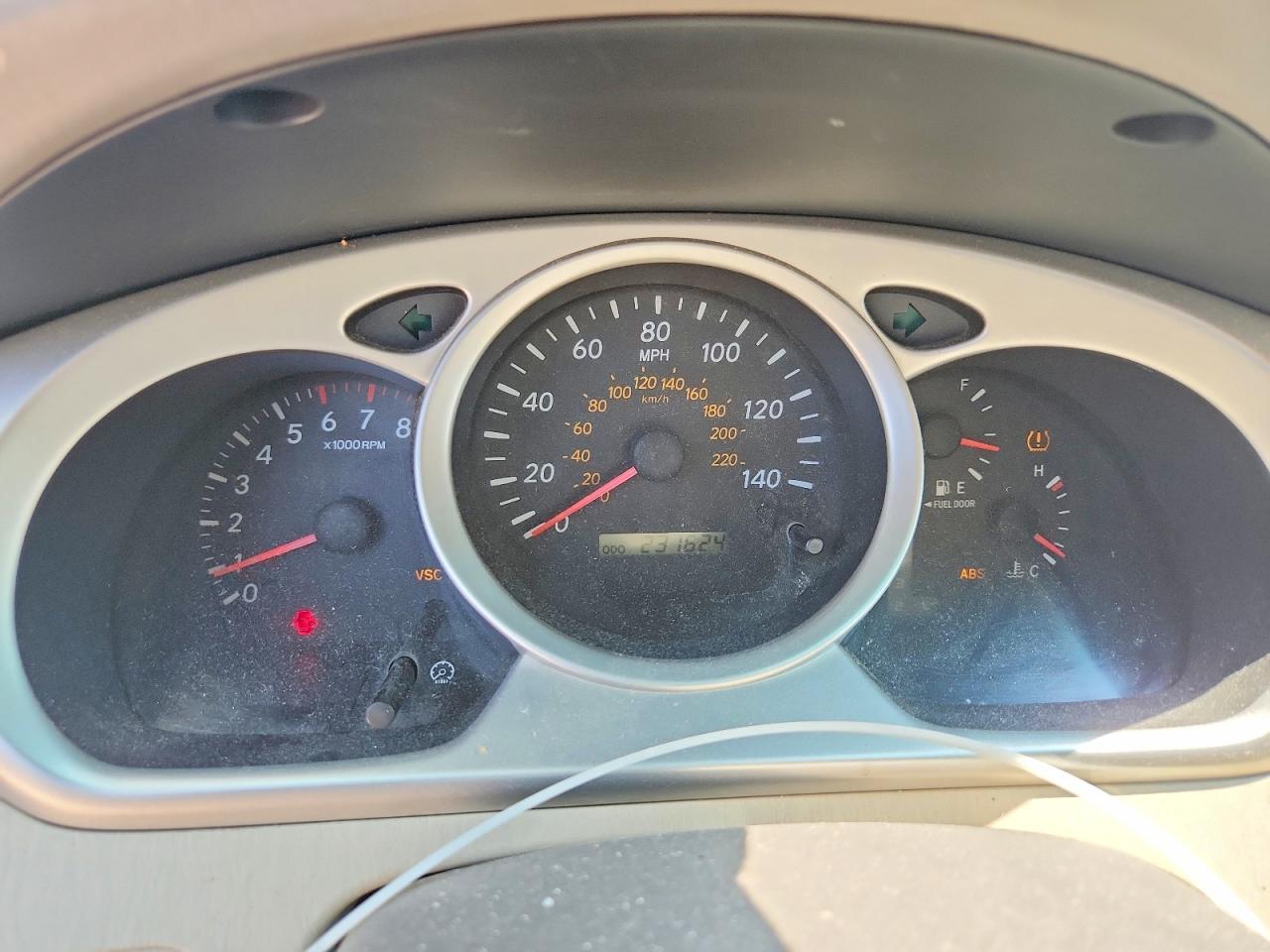 2005 Toyota Highlander Base Tan vin: JTEEP21A050106990