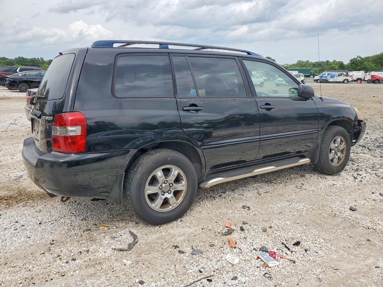 2005 Toyota Highlander Base Black vin: JTEDP21A750082019
