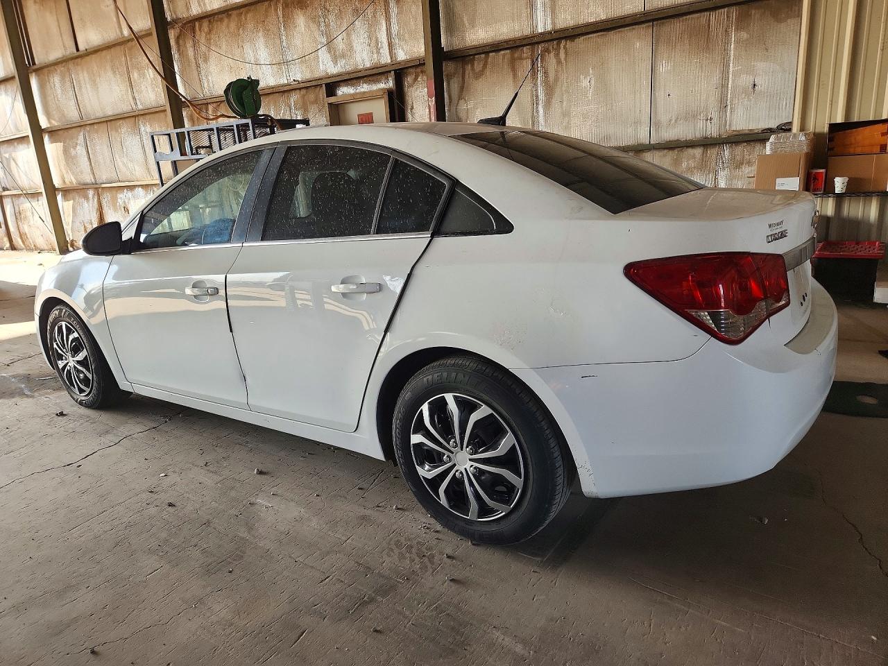2012 Chevrolet Cruze Ls White vin: 1G1PC5SH3C7390277