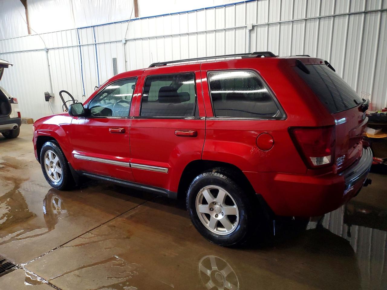 2010 Jeep Grand Cherokee Laredo Red vin: 1J4PR4GK6AC149669