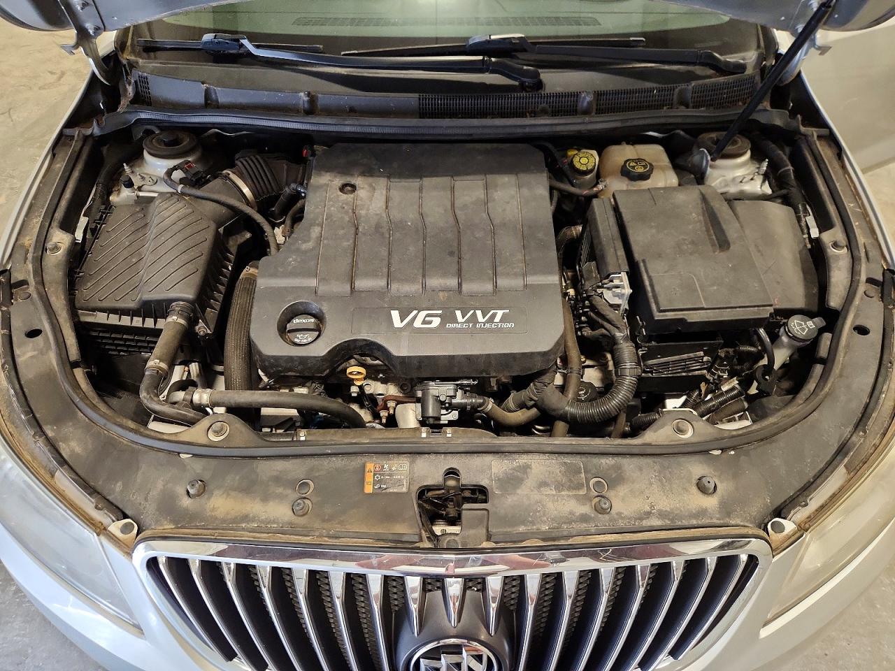 2013 Buick Lacrosse Silver vin: 1G4GC5E31DF151093