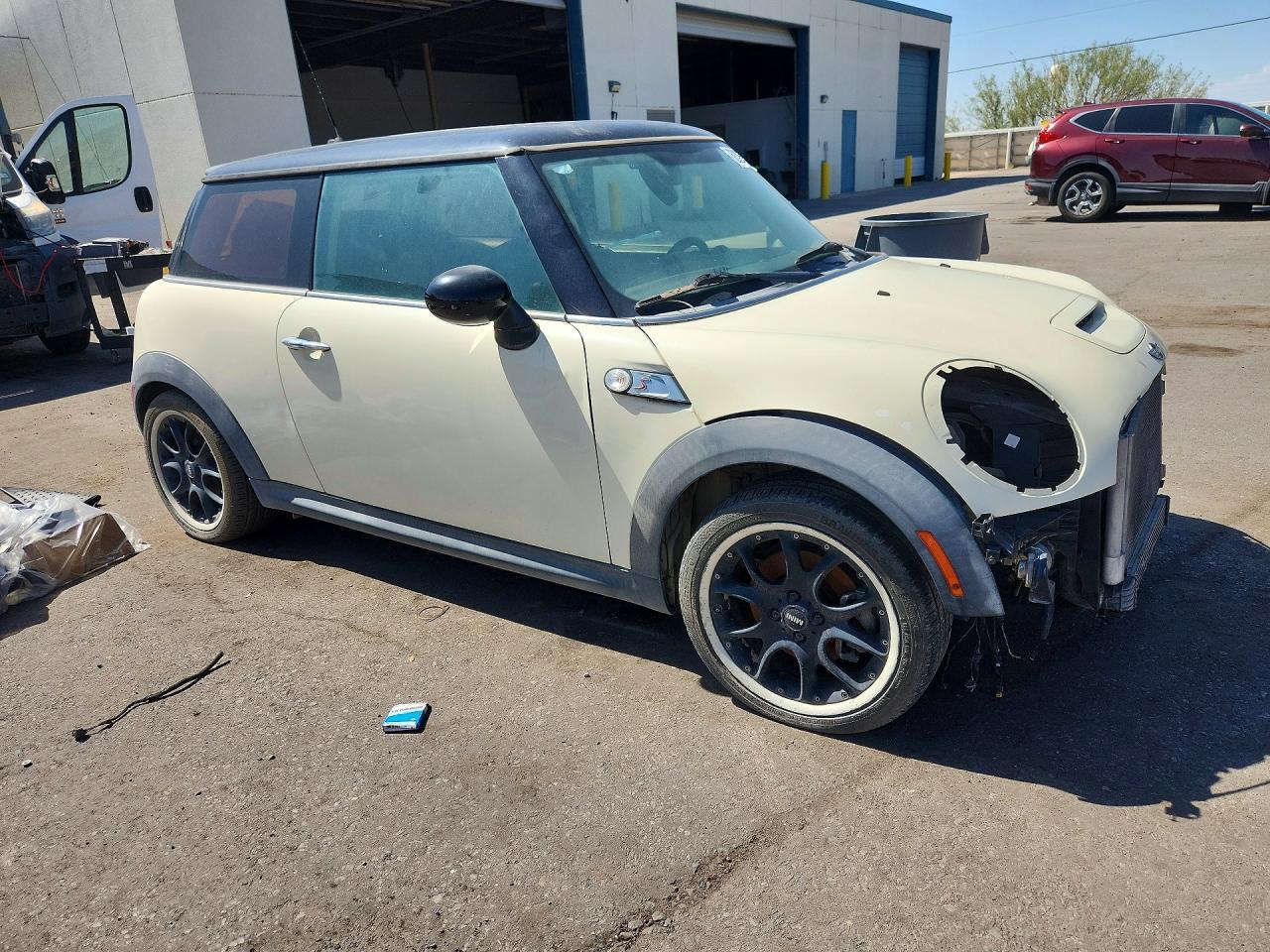 2011 Mini Cooper S Beige vin: WMWSV3C5XBTY12441