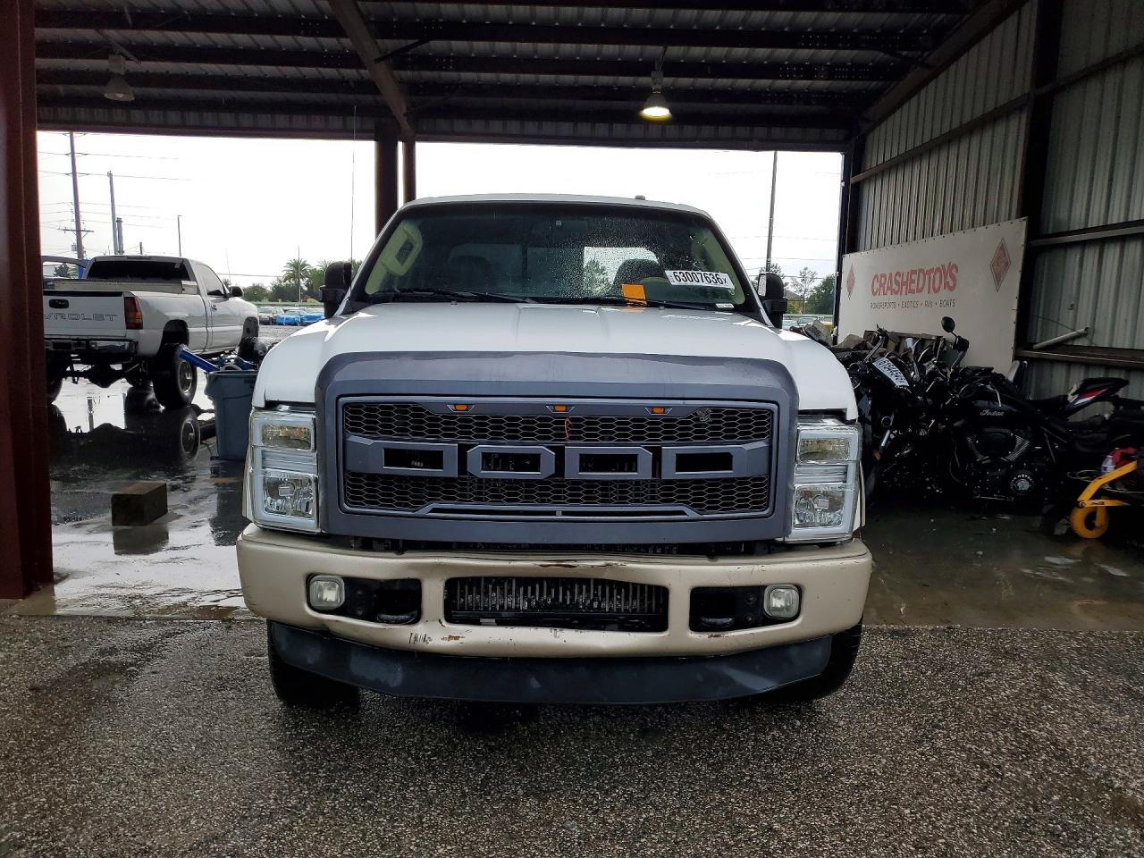 2008 Ford F250 Super Duty White vin: 1FTSW21R78EC56571