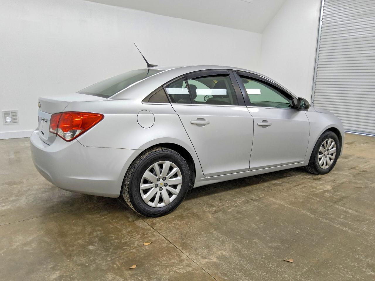2011 Chevrolet Cruze Ls Silver vin: 1G1PC5SH8B7142766