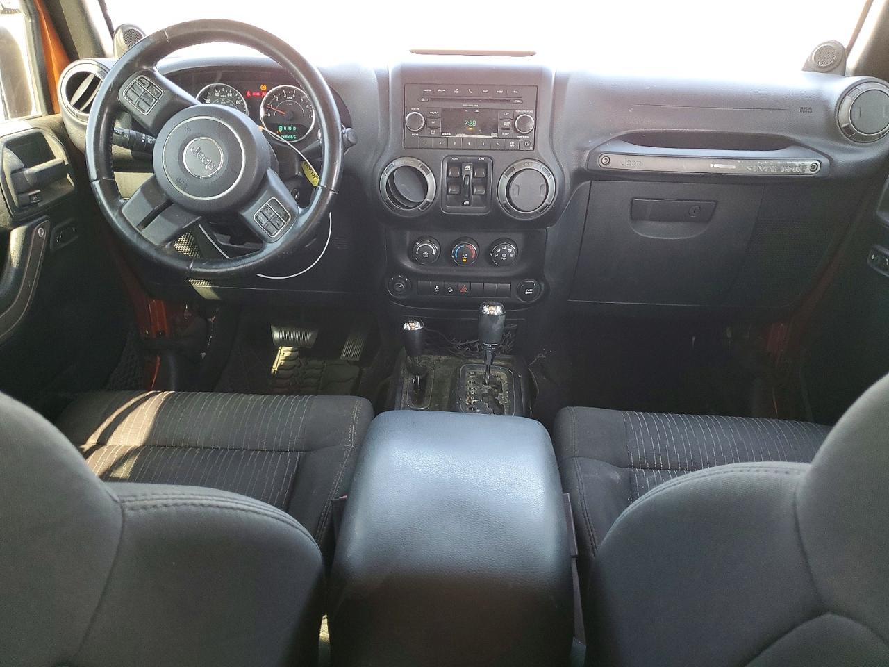 2011 Jeep Wrangler Unlimited Sport Оранжевый vin: 1J4HA3H13BL520624