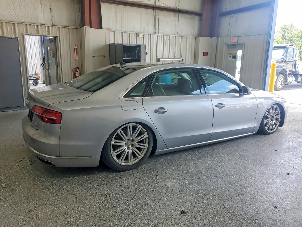 2015 Audi A8 L Quattro Silver vin: WAU32AFD0FN029353
