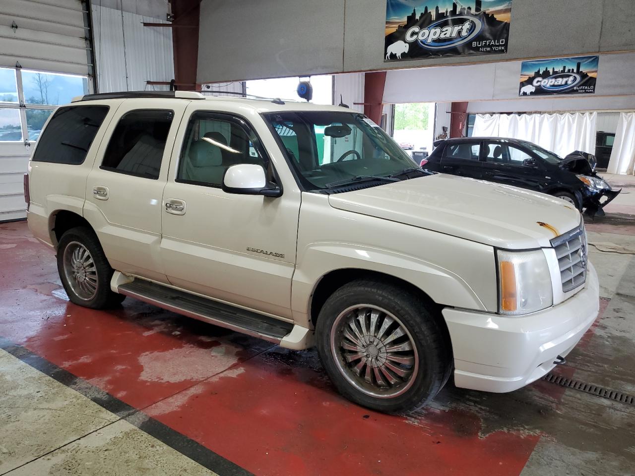 2003 Cadillac Escalade Luxury Белый vin: 1GYEK63N83R191493