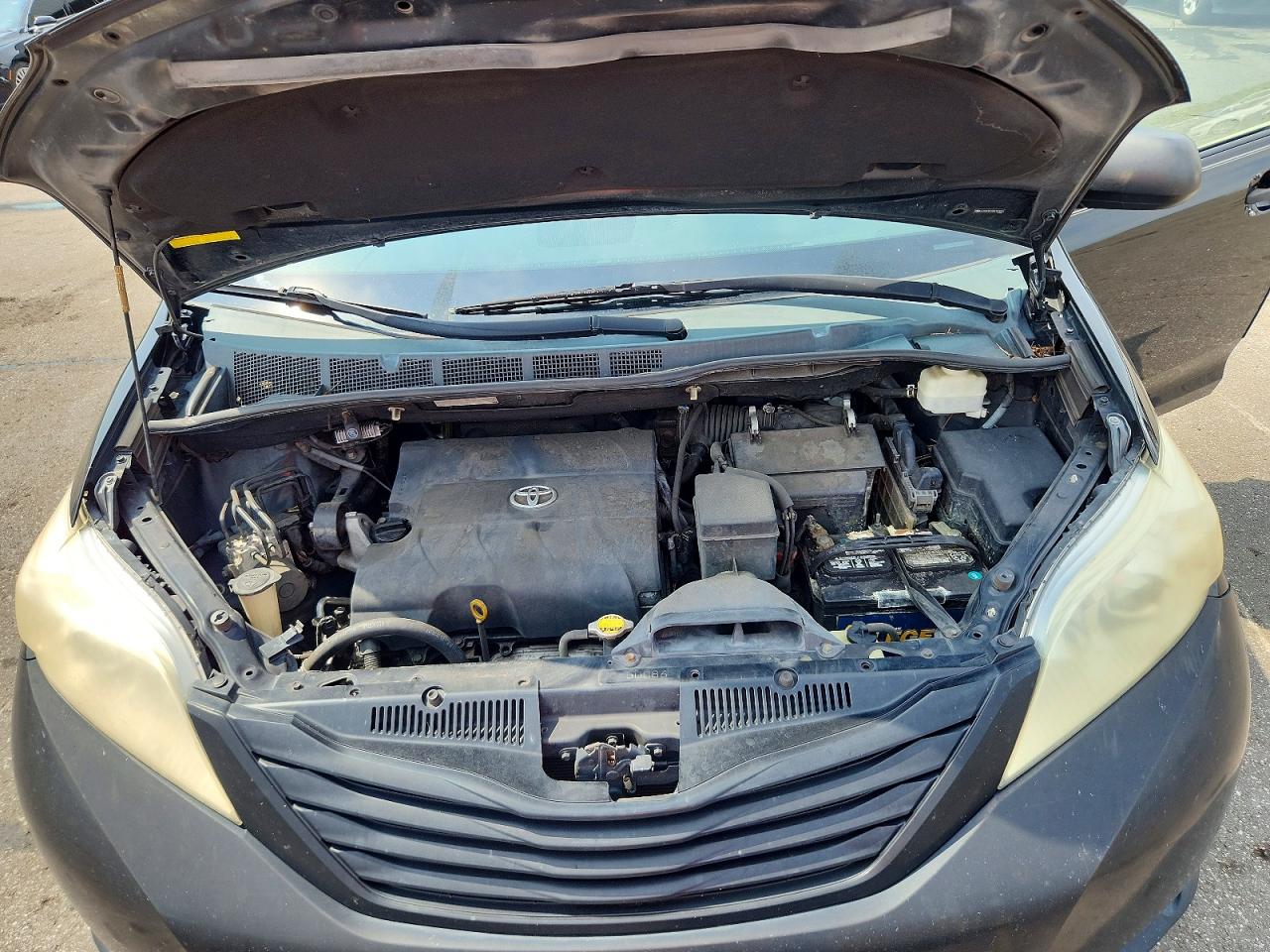2011 Toyota Sienna Base 7-passenger Charcoal vin: 5TDZK3DC0BS101045