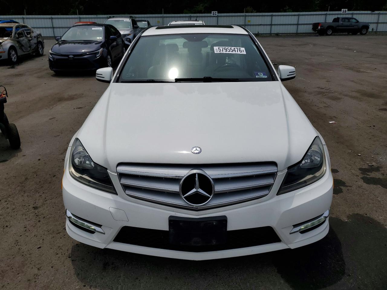 2013 Mercedes-benz C 300 4matic White vin: WDDGF8AB1DR281275