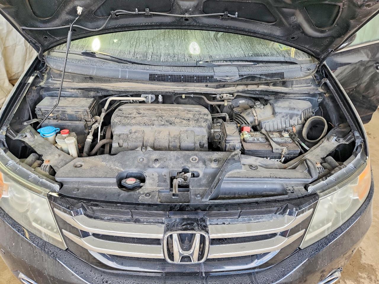 2015 Honda Odyssey Touring Black vin: 5FNRL5H96FB032492