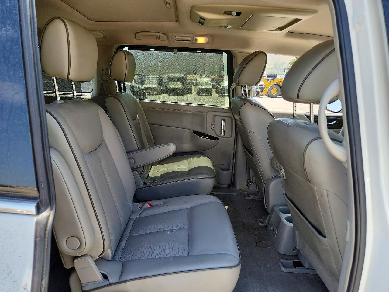 2014 Nissan Quest 3.5 Le White vin: JN8AE2KPXE9105180