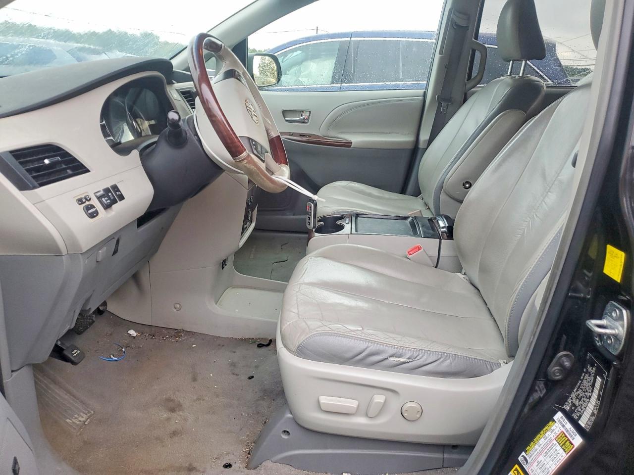 2011 Toyota Sienna Limited 7-passenger Черный vin: 5TDYK3DC1BS094389