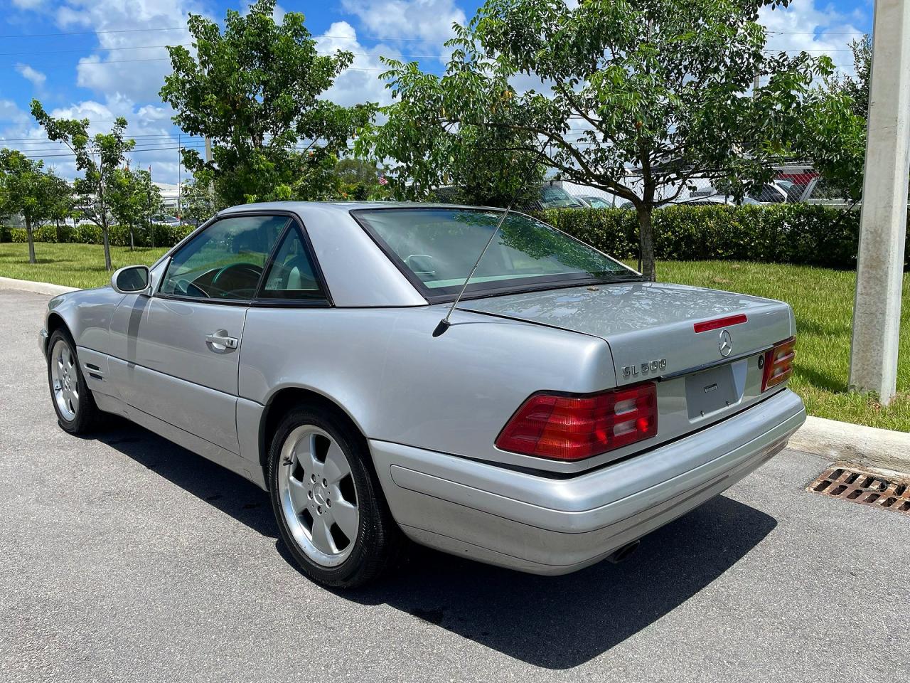 2000 Mercedes-benz Sl 500 Silver vin: WDBFA68F7YF191586